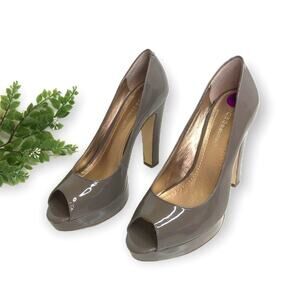 BCBGeneration Jaxx Peep Toe Heel Size 8.5 Taupe Patent Leather Platform Wedding